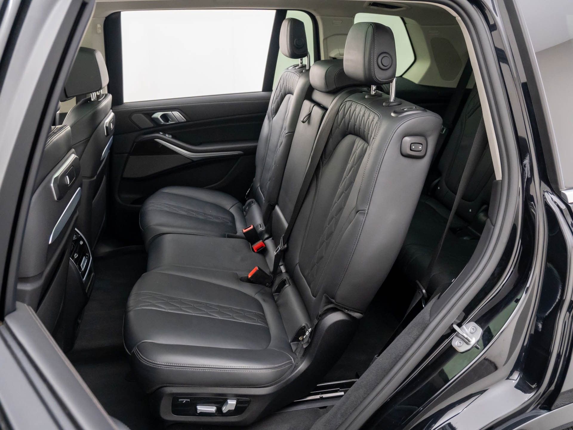 Used 2024 BMW X7 xDrive40i image 18