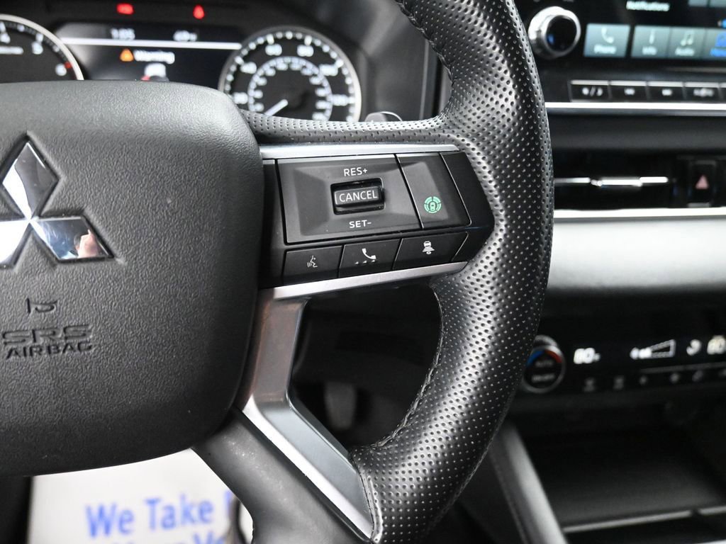 Used 2024 Mitsubishi Outlander SE image 39