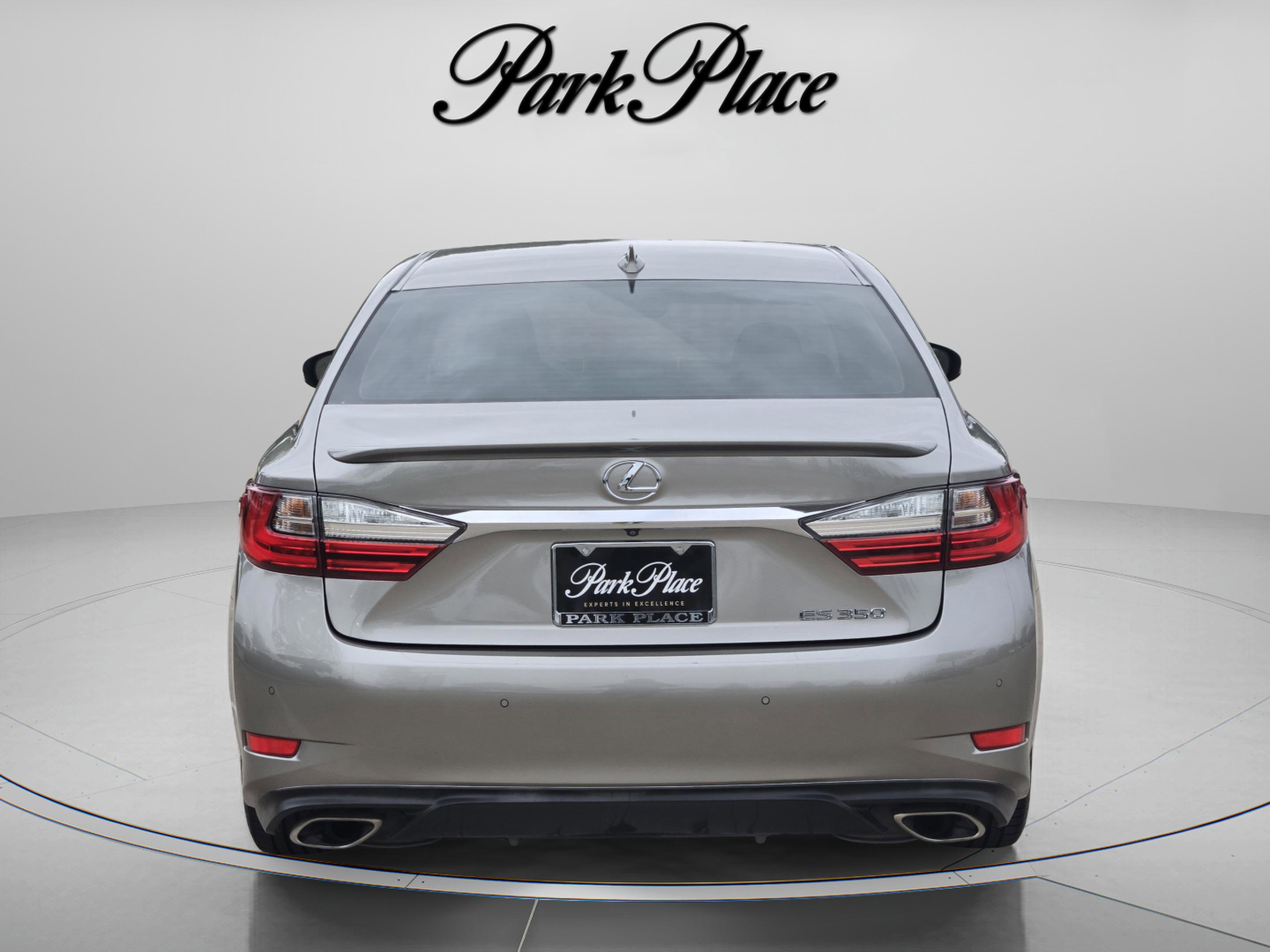 Used 2017 Lexus ES 350 w/ Luxury Package FWD image 4