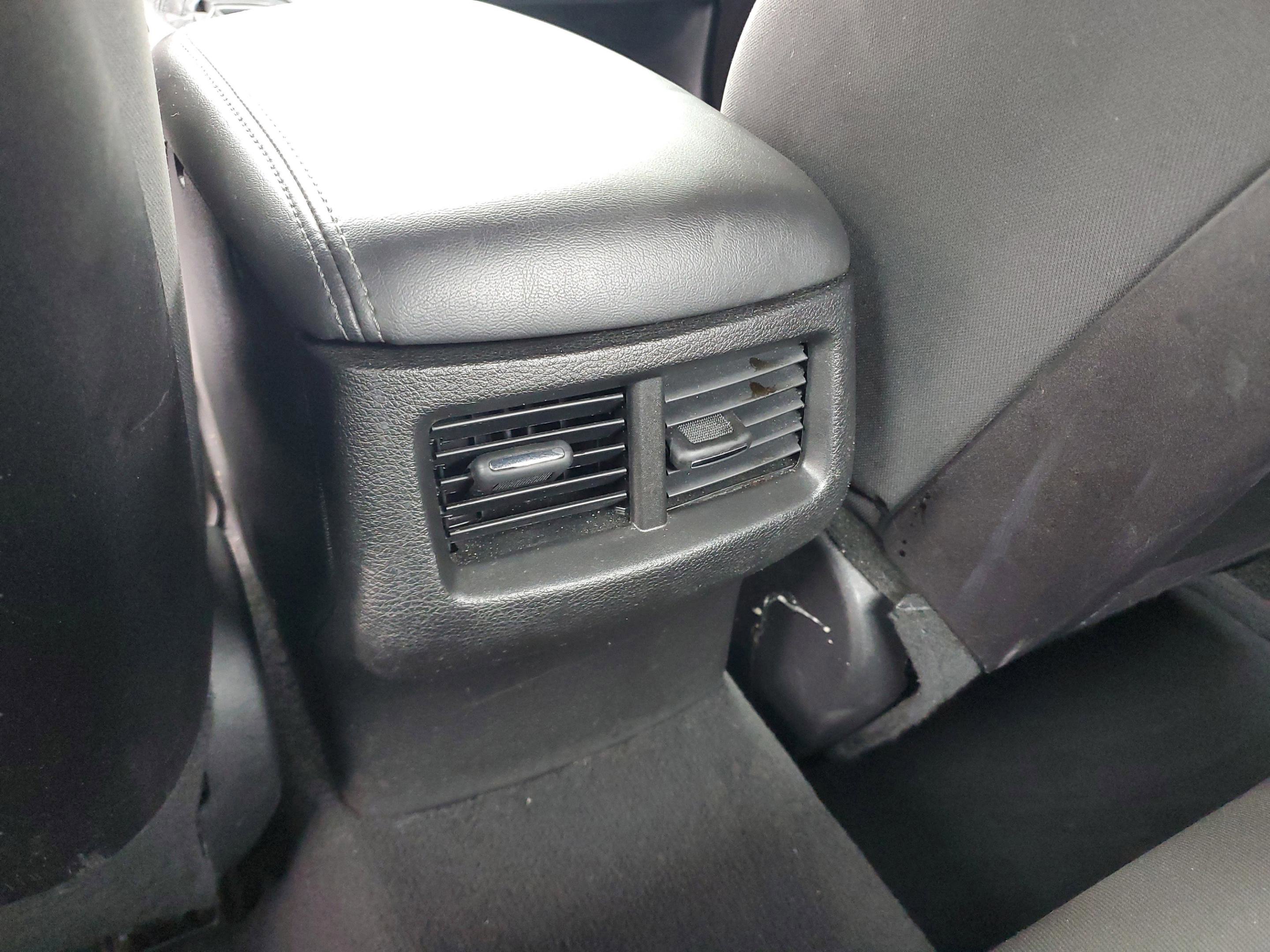 Used 2019 Dodge Challenger SXT image 12