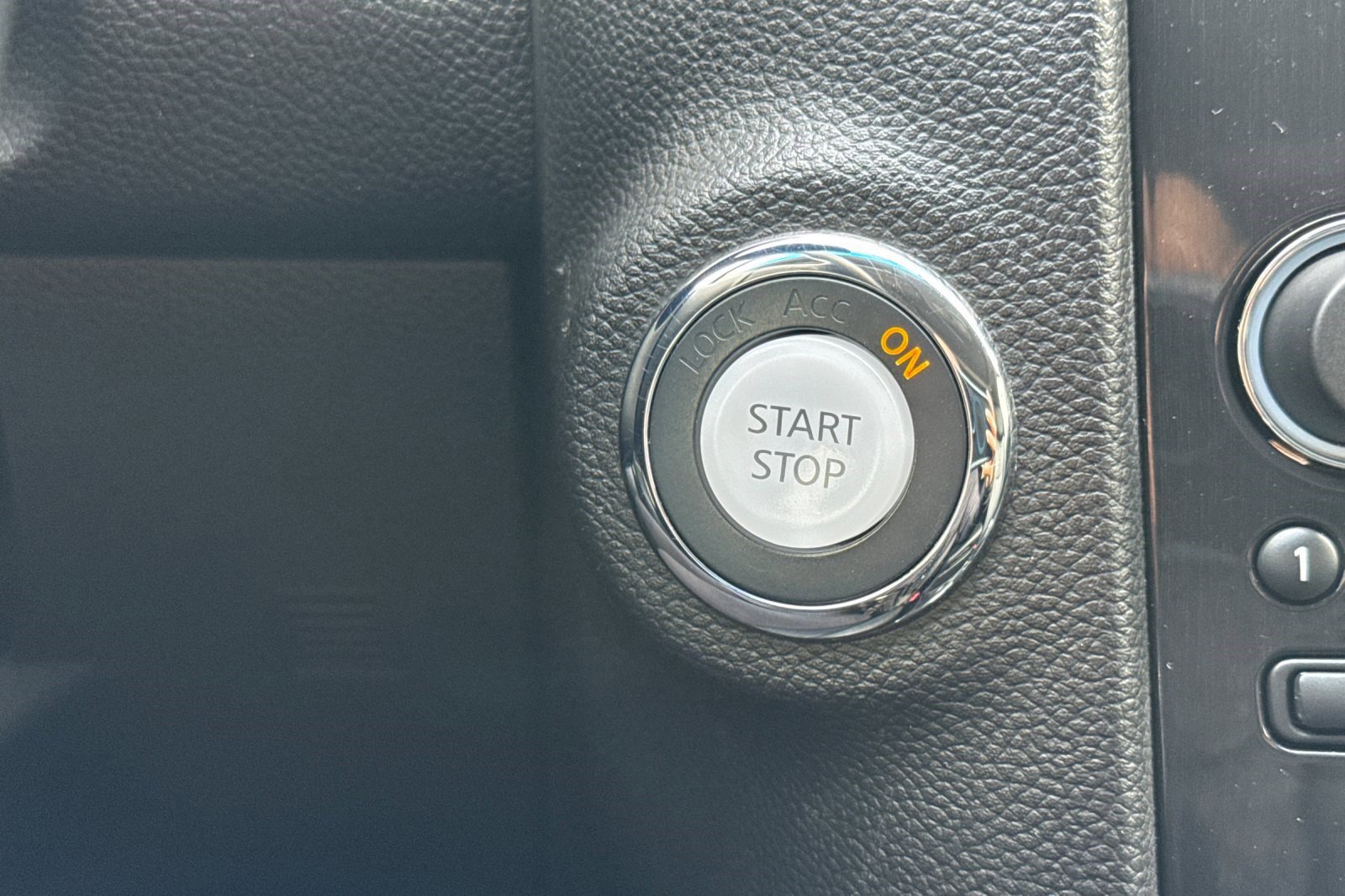 Used 2010 INFINITI FX35 AWD w/ Navigation Pkg image 34