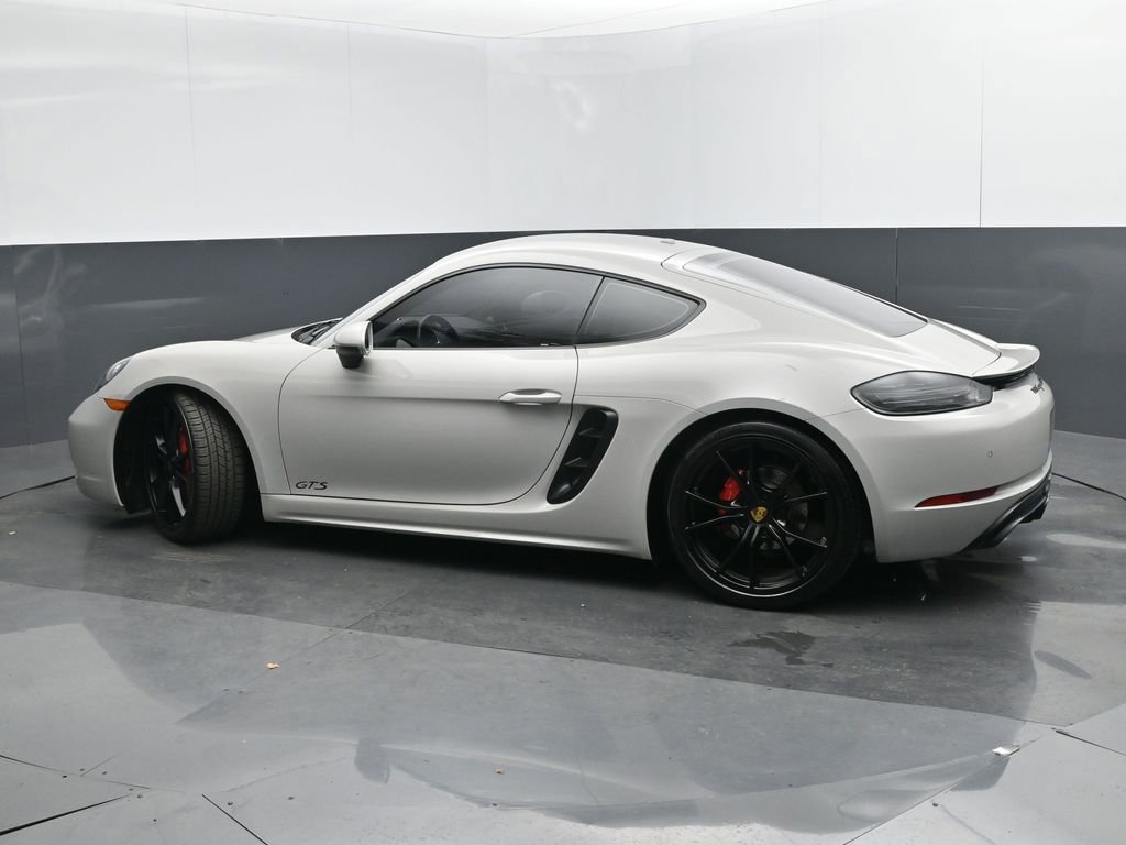 Used 2018 Porsche 718 Cayman GTS image 3