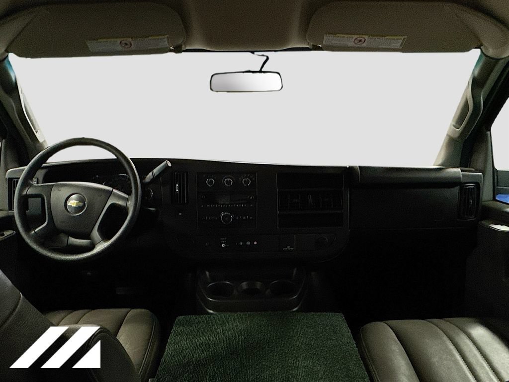 Used 2019 Chevrolet Express 2500 Extended RWD image 24