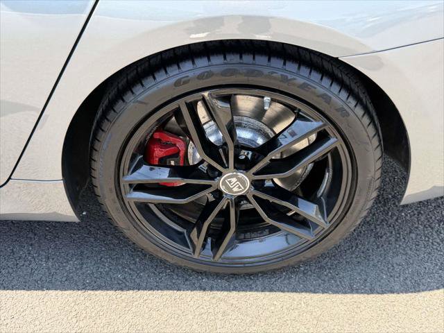 Used 2023 BMW M550i xDrive w/ Executive Package AWD/4WD image 10