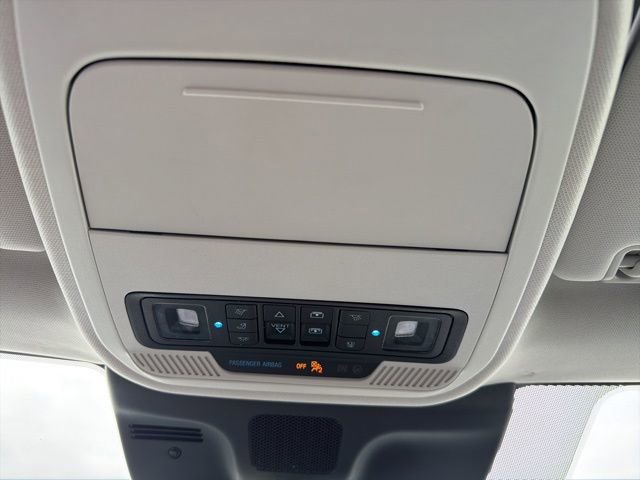 Used 2025 Ford Expedition Active image 48