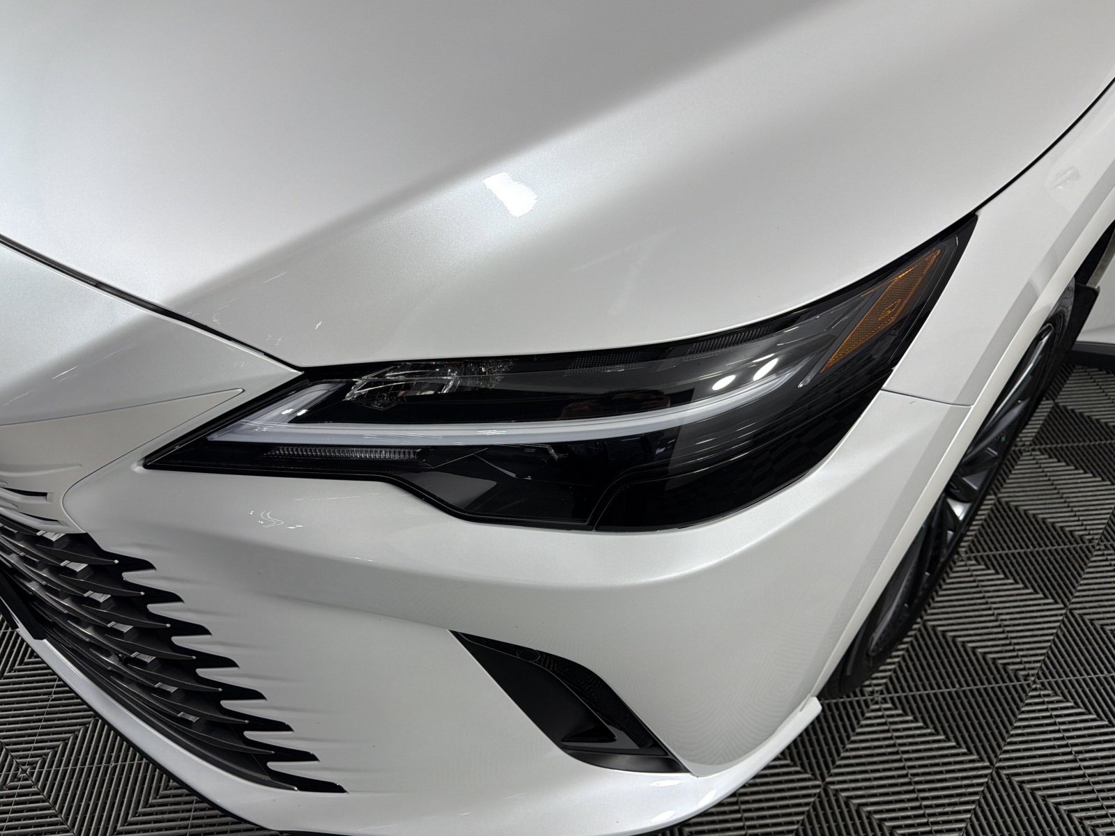 Certified 2025 Lexus RX 350h AWD/4WD image 32