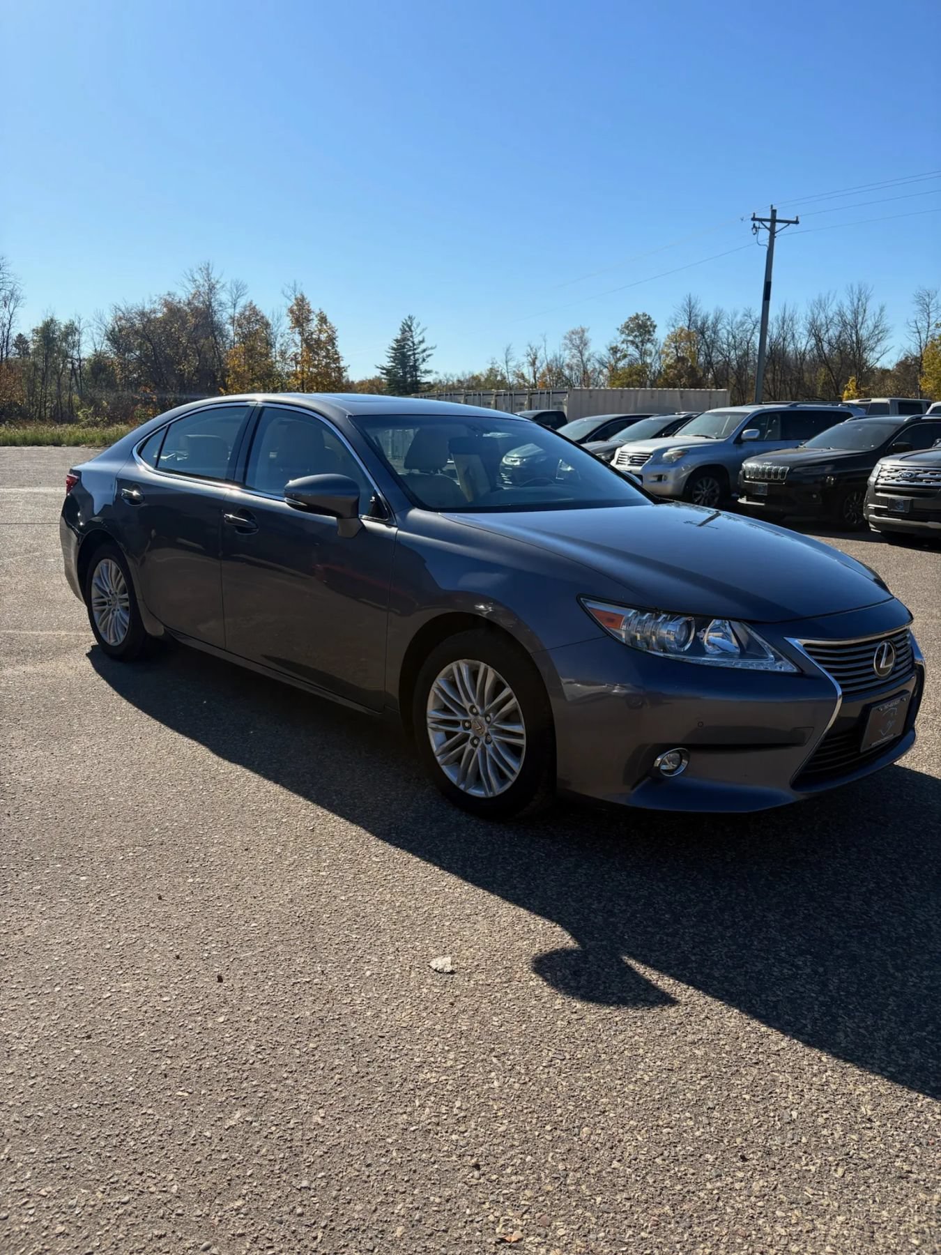 Used 2014 Lexus ES 350 w/ Luxury Package FWD image 3