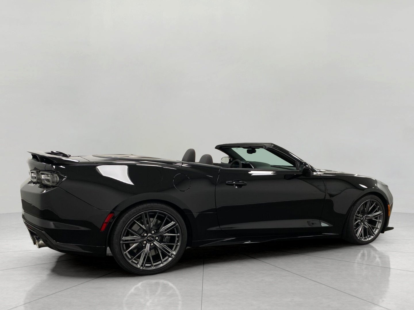 Used 2023 Chevrolet Camaro ZL1 RWD image 3