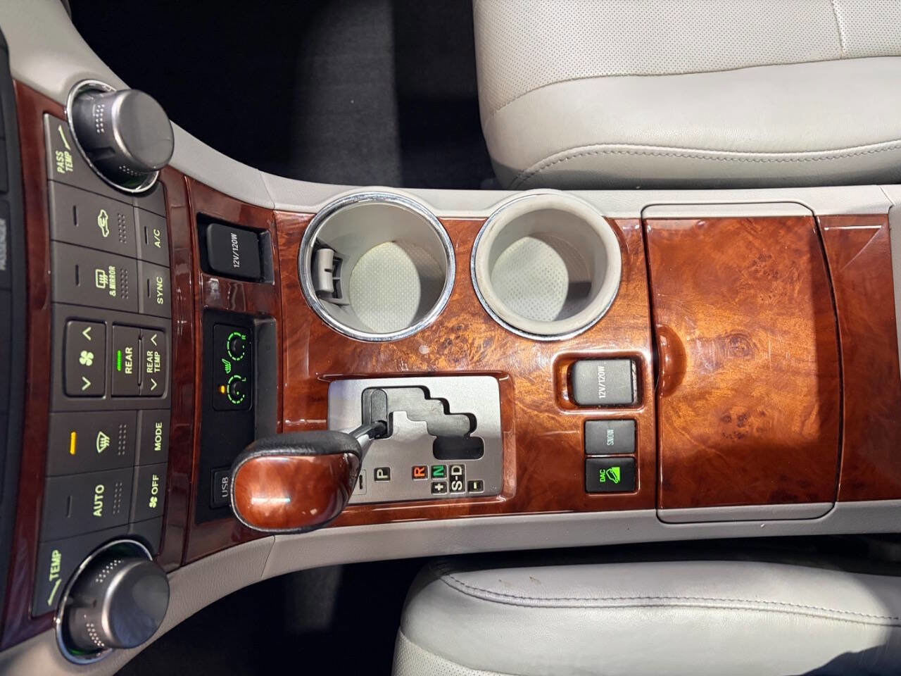 Used 2012 Toyota Highlander Limited w/ Tow Pkg image 19