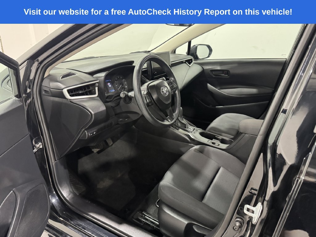 Used 2025 Toyota Corolla LE FWD image 15