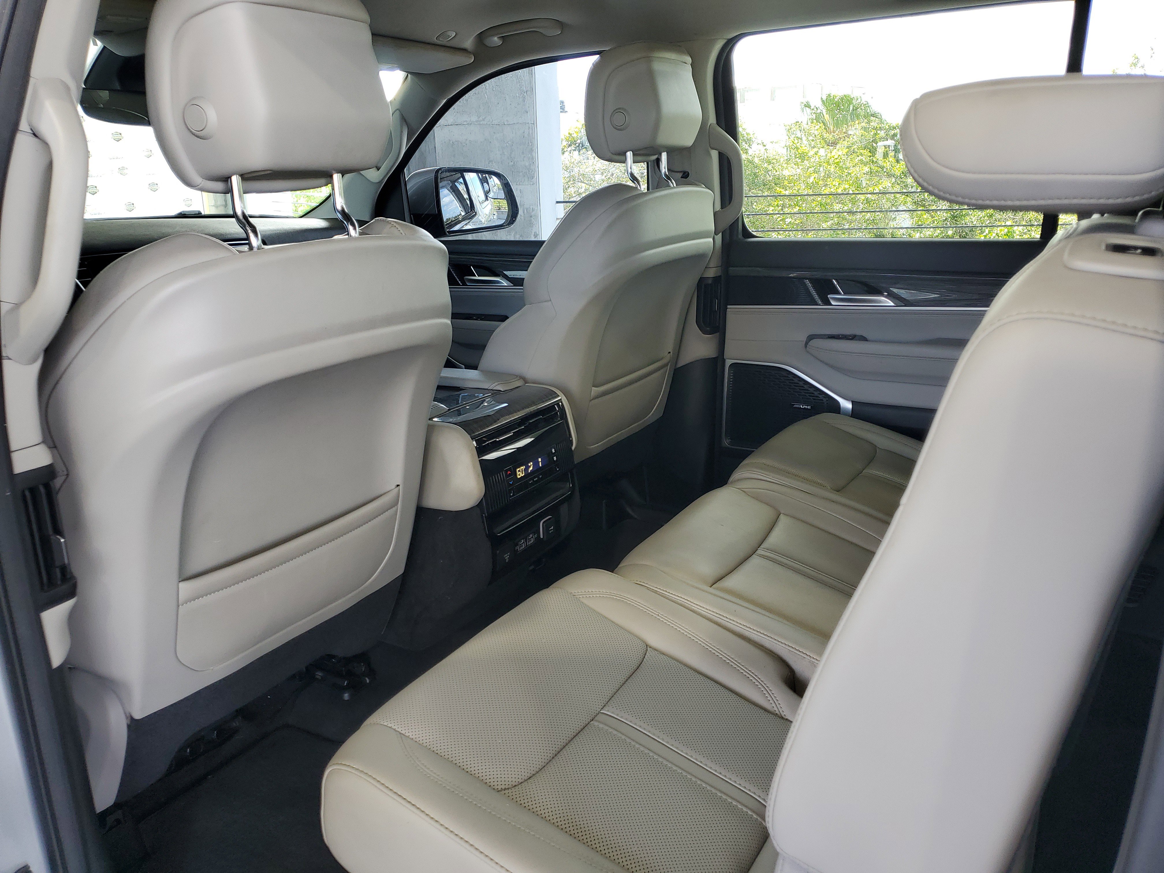 Certified 2022 Jeep Wagoneer Series III RWD image 10