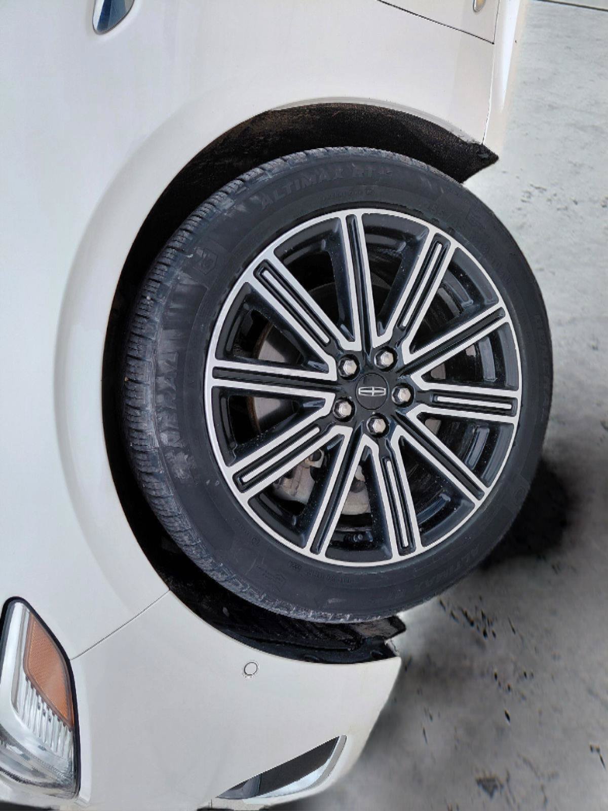 Used 2018 Lincoln Continental Reserve AWD/4WD image 13