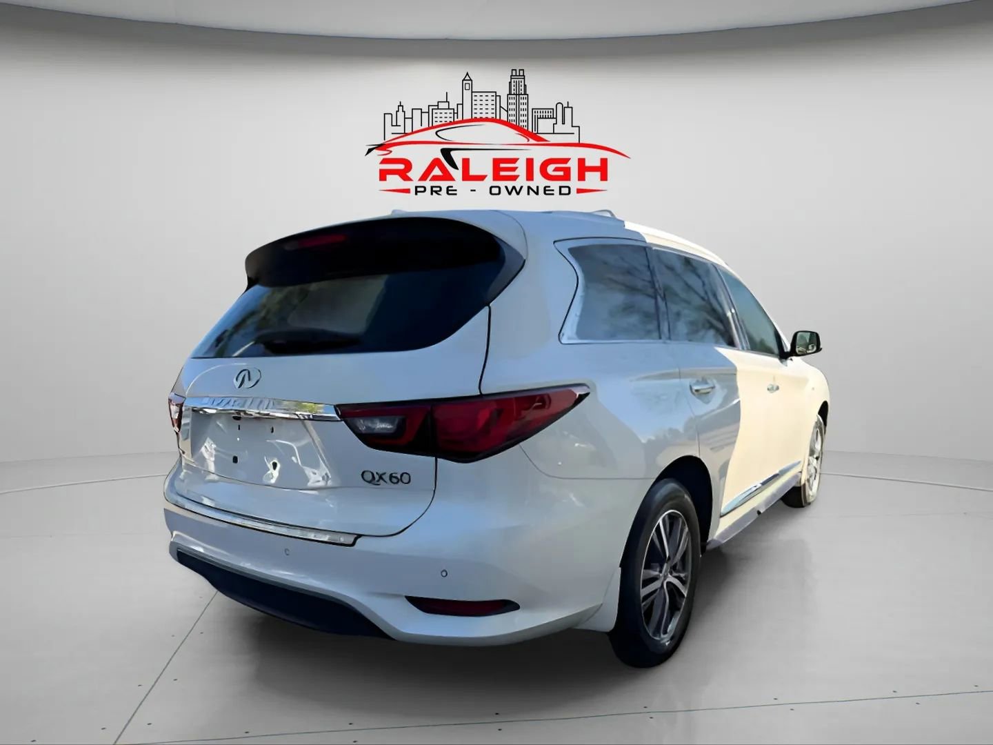 Used 2019 INFINITI QX60 Luxe w/ Essential Package image 9