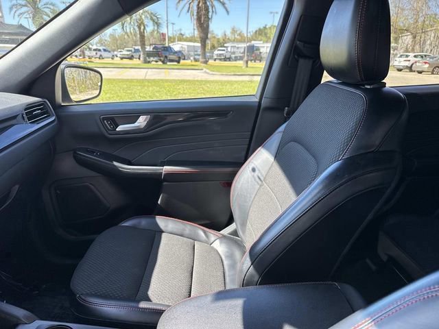 Used 2024 Ford Escape ST-Line w/ Cold Weather Package image 31