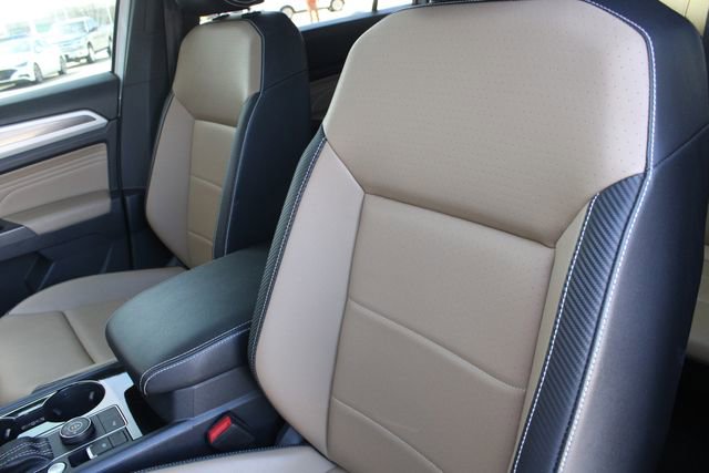 Used 2023 Volkswagen Atlas Cross Sport SEL R-Line image 7