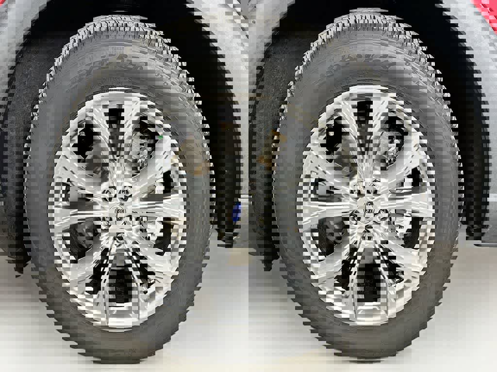 Certified 2022 Ford Explorer XLT w/ Equipment Group 202A image 8