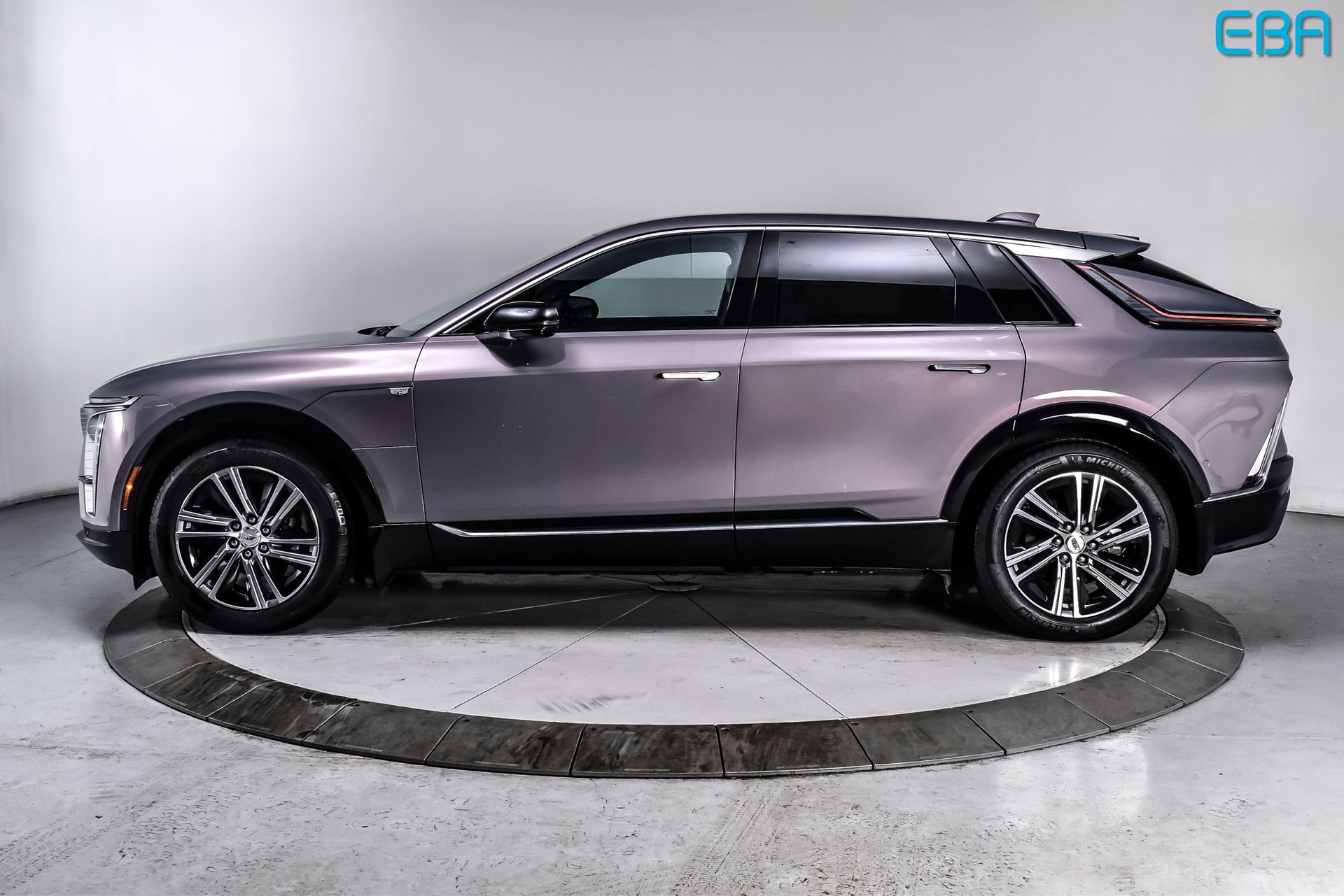 Used 2024 Cadillac Lyriq Luxury image 3