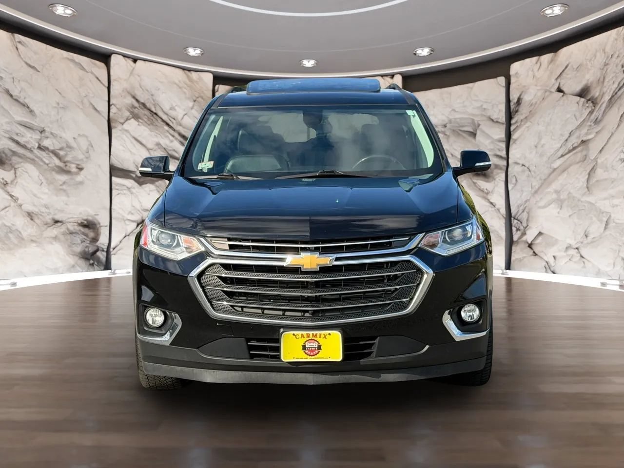Used 2019 Chevrolet Traverse LT w/ LT Premium Package AWD/4WD image 2