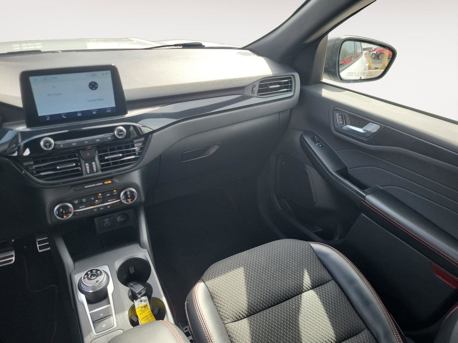 Used 2023 Ford Escape ST-Line image 12