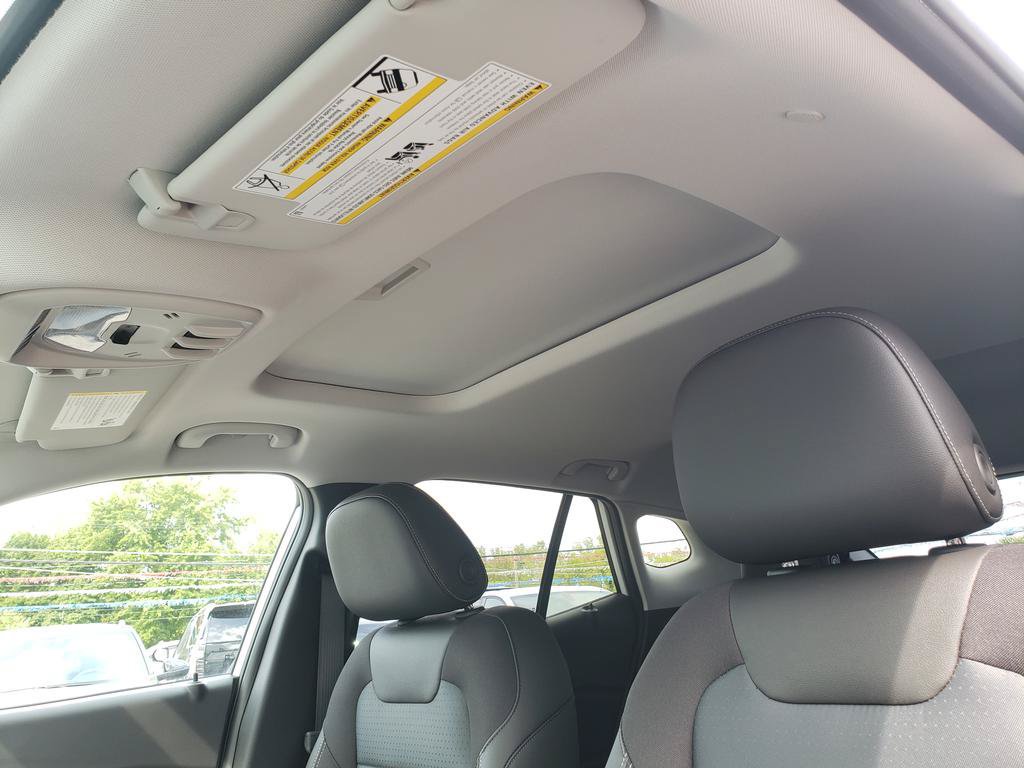 New 2026 Chevrolet Trax LT w/ Sunroof Package FWD image 25