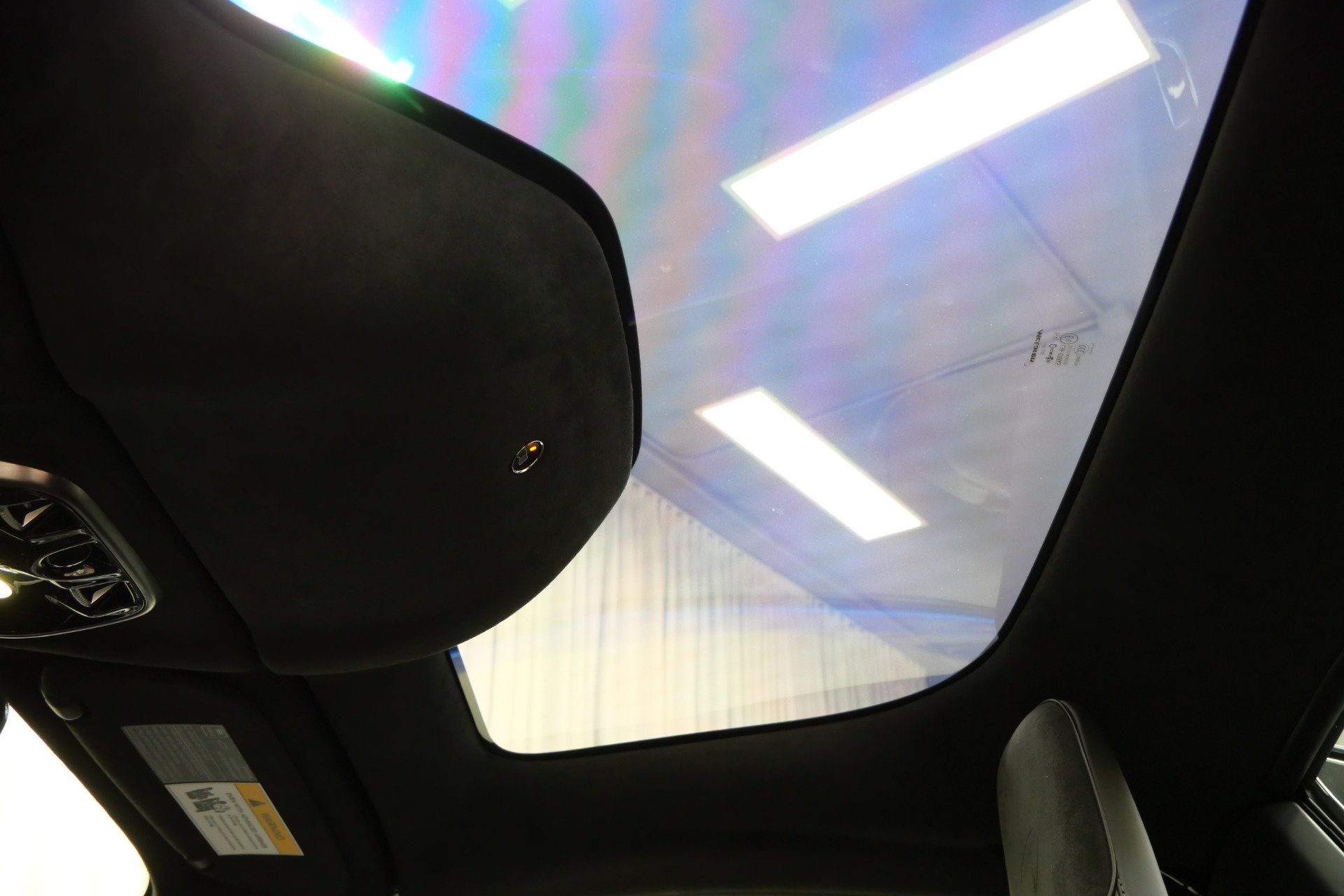 Used 2025 McLaren Artura Spider image 17