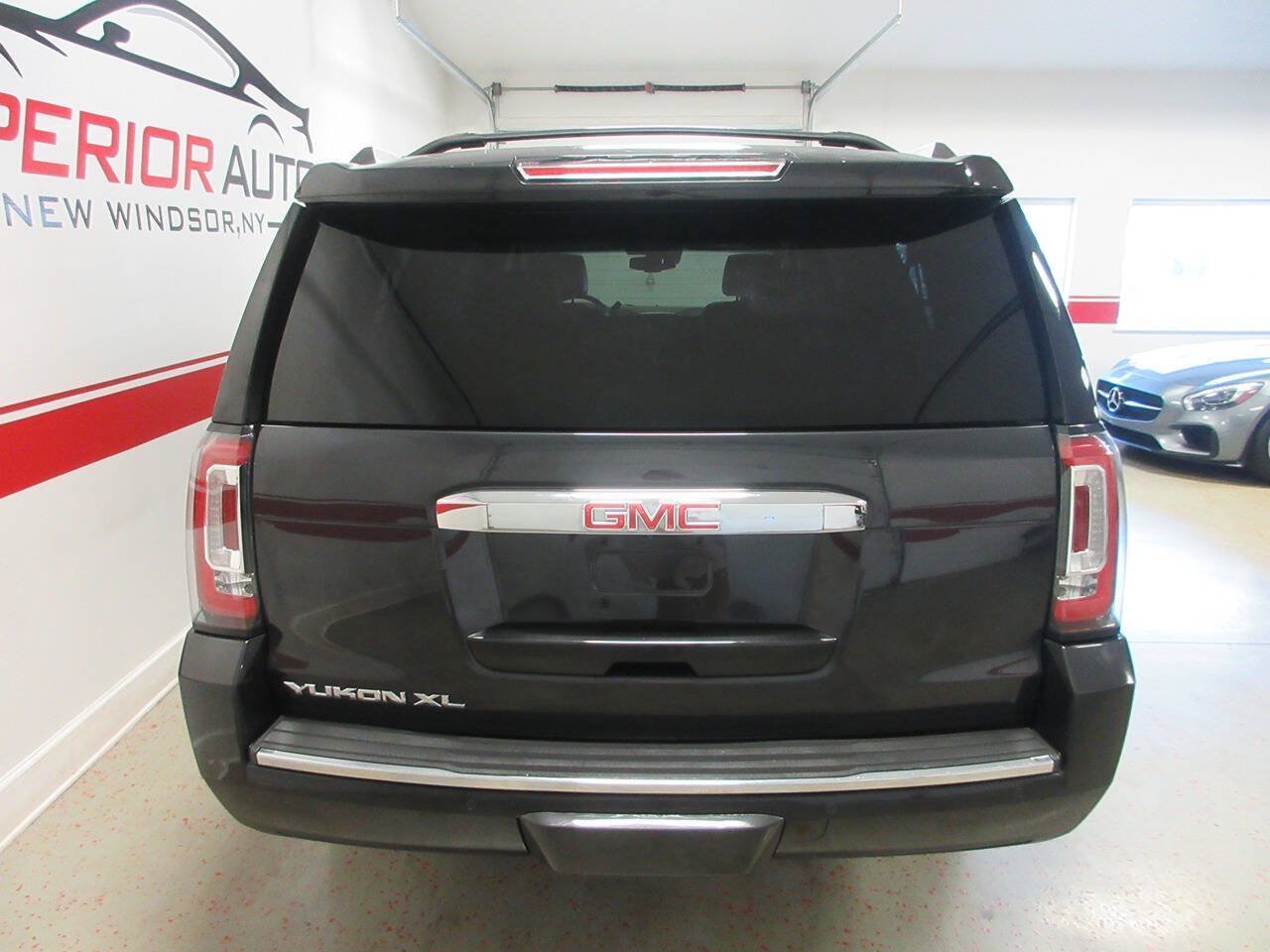 Used 2020 GMC Yukon XL Denali w/ Denali Premium Package AWD/4WD image 13