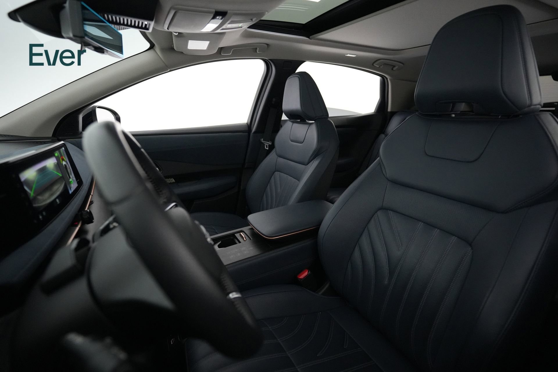 Used 2023 Nissan Ariya image 4