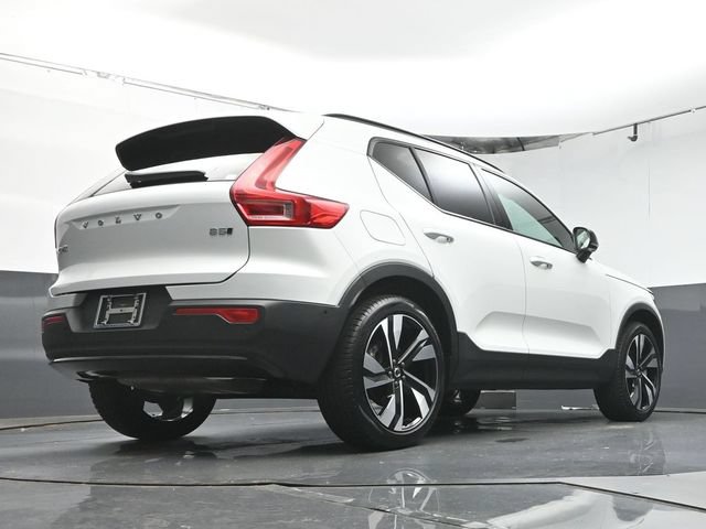 Certified 2025 Volvo XC40 B5 Ultra AWD/4WD image 39