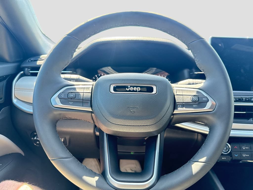 Used 2026 Jeep Compass Limited AWD/4WD image 11