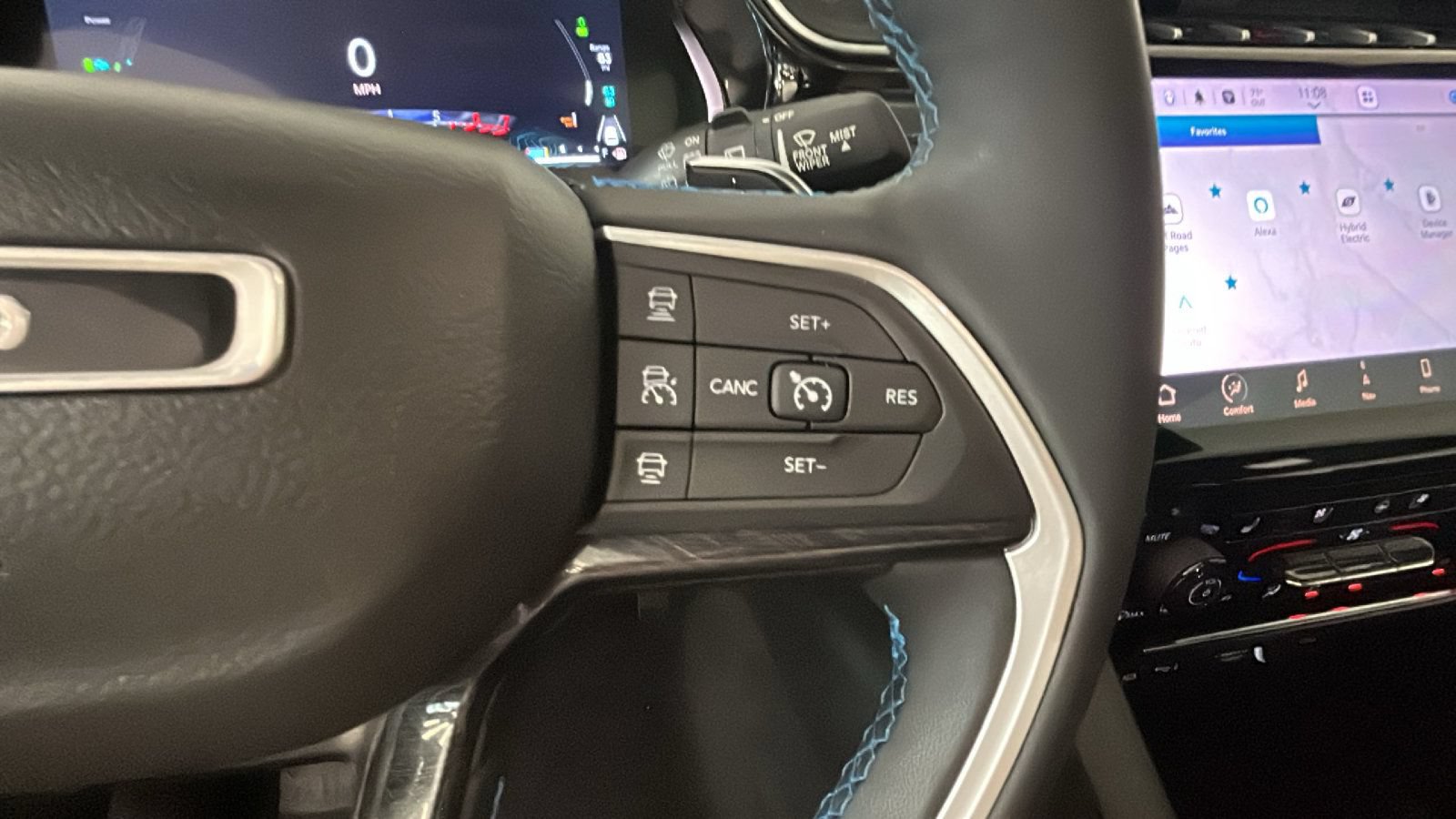 Used 2023 Jeep Grand Cherokee Trailhawk AWD/4WD image 19