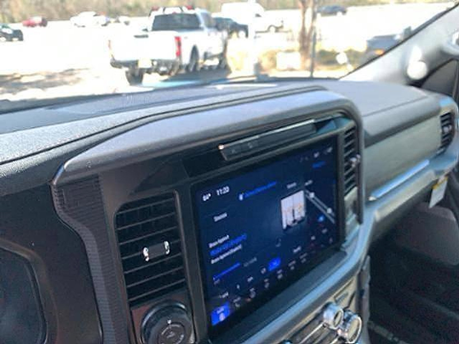 New 2025 Ford F150 Lariat w/ Equipment Group 502A High AWD/4WD image 29