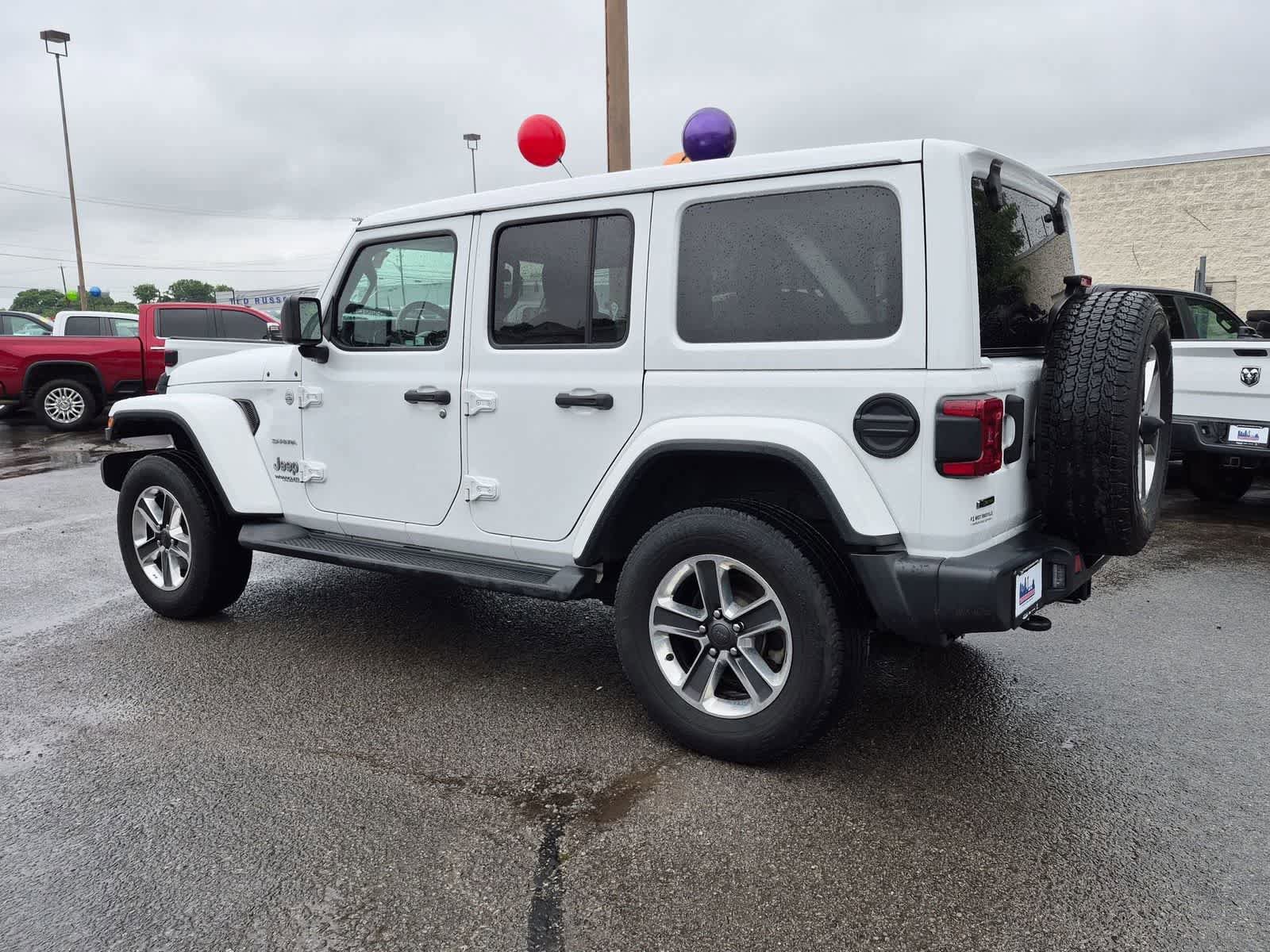 Used 2021 Jeep Wrangler Unlimited Sahara w/ LED Lighting Group AWD/4WD image 6
