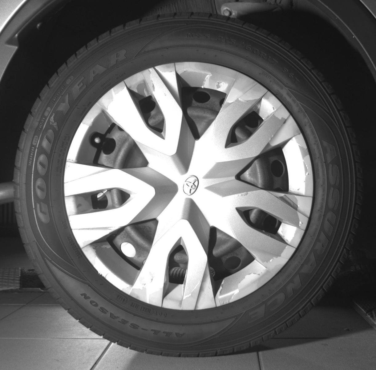 Used 2020 Toyota C-HR LE FWD image 11