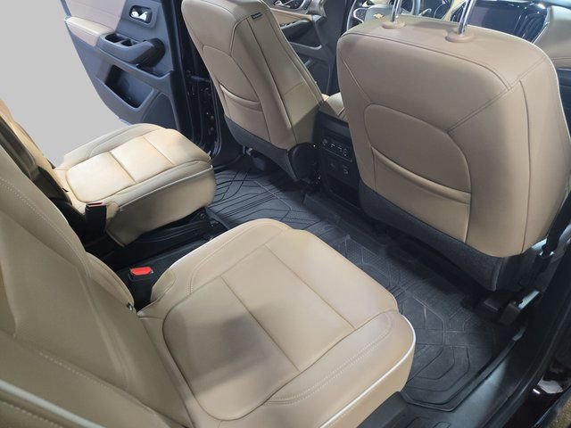 Used 2023 Chevrolet Traverse Premier image 12