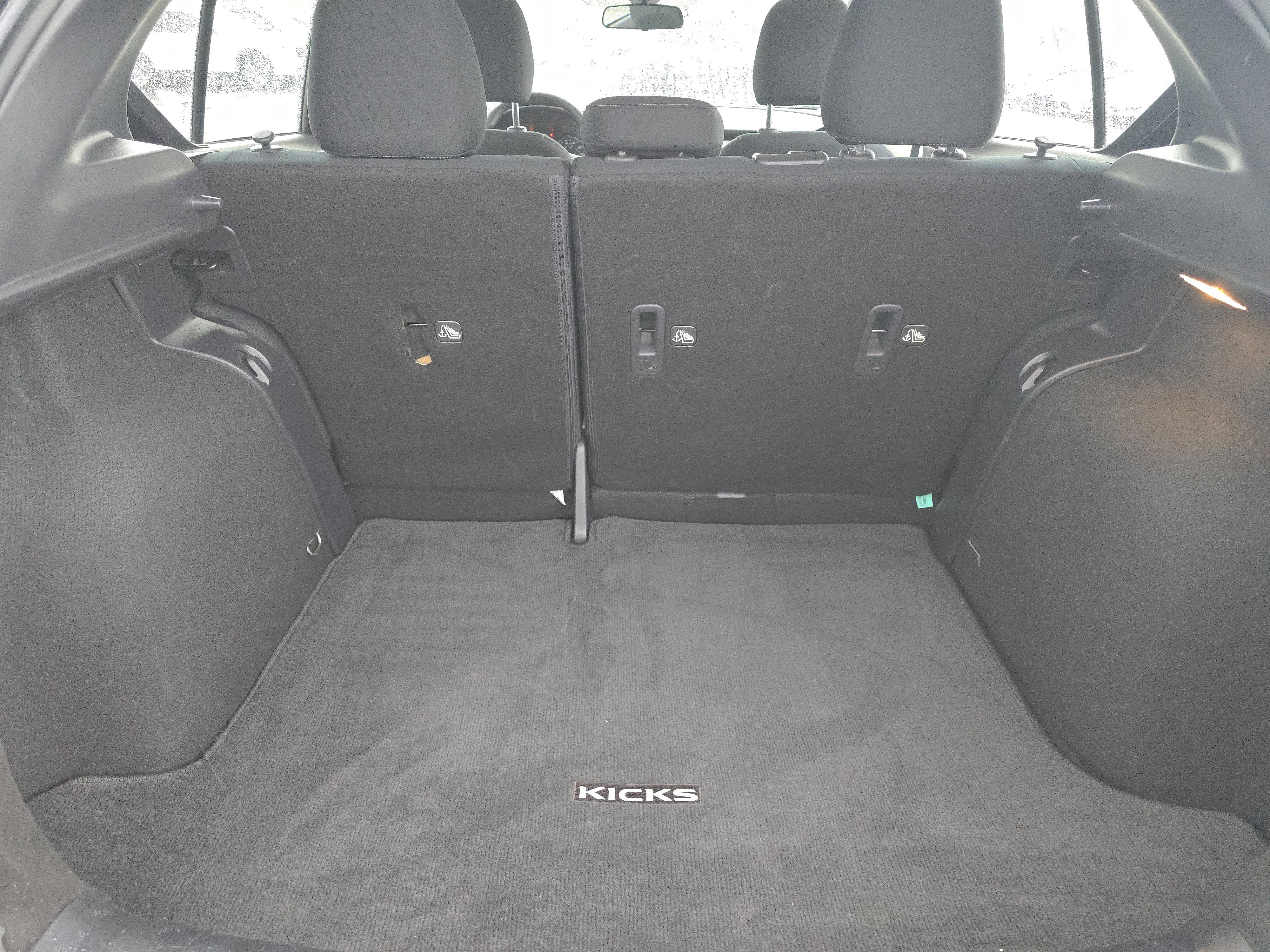 Used 2024 Nissan Kicks SV image 10