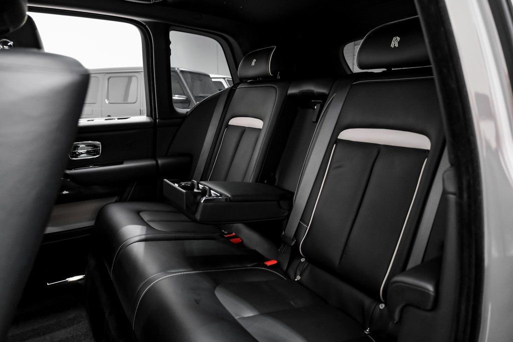 Used 2023 Rolls-Royce Cullinan Black Badge w/ Driver's Package image 49