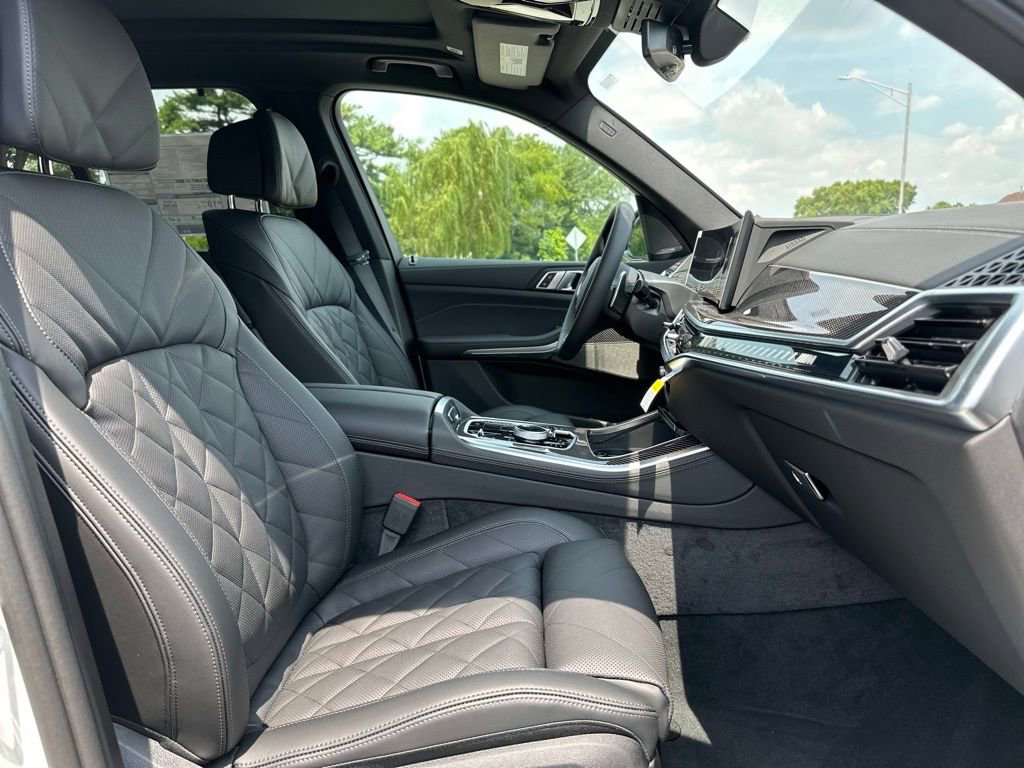 New 2026 BMW X5 M60i w/ Executive Package image 25
