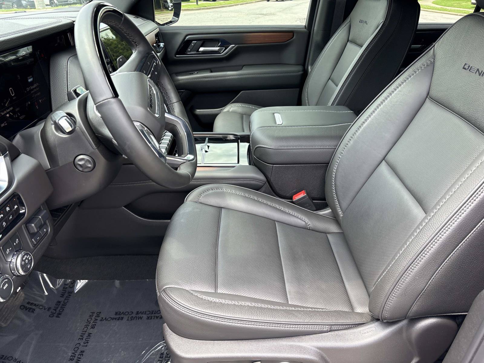 Used 2025 GMC Yukon Denali w/ Denali Reserve Package AWD/4WD image 15