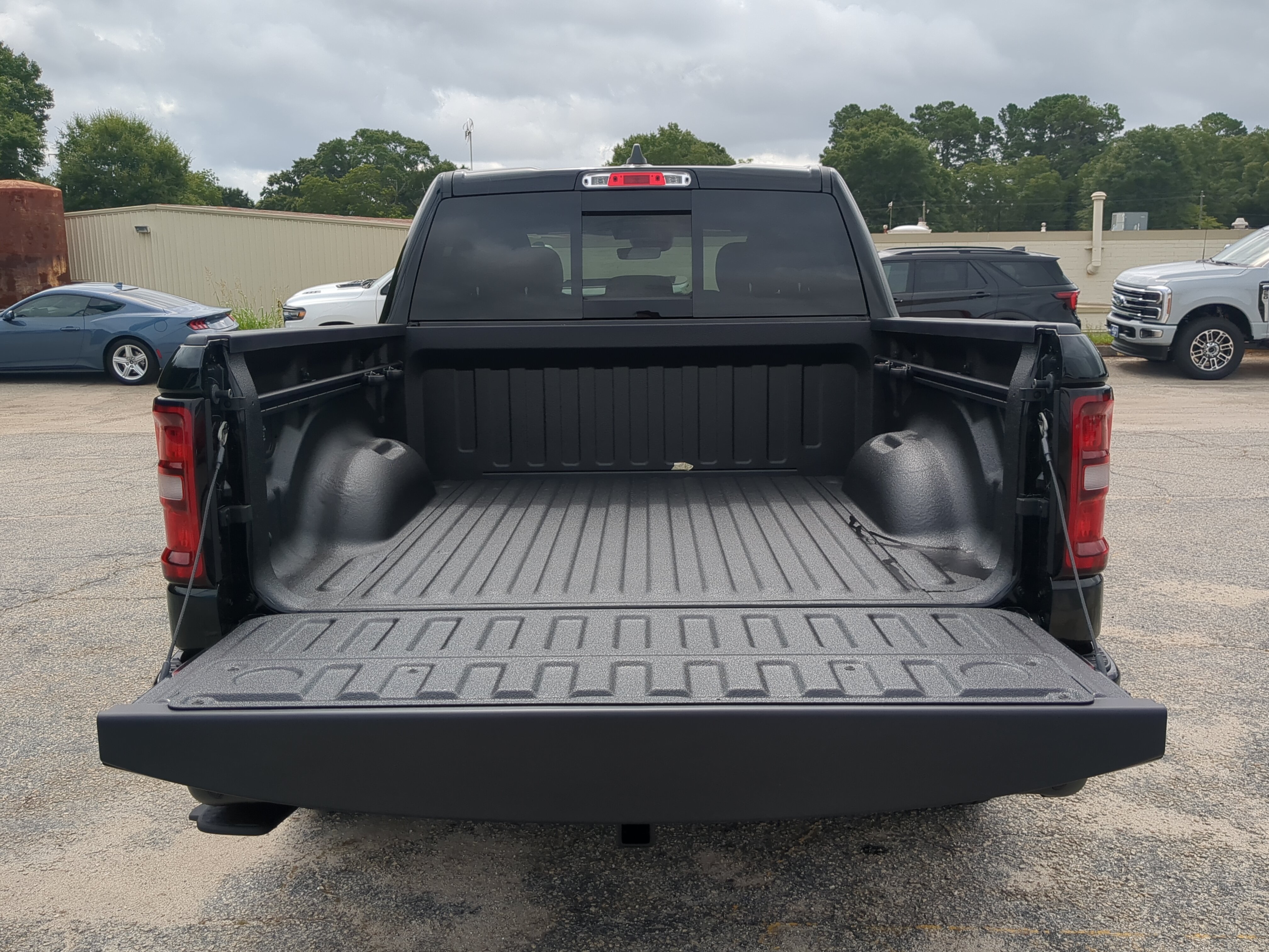 New 2026 RAM 1500 Express AWD/4WD image 11