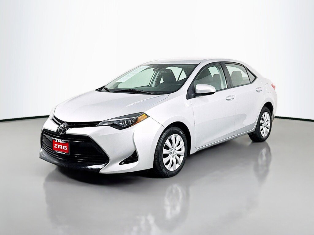 Used 2018 Toyota Corolla LE FWD image 1