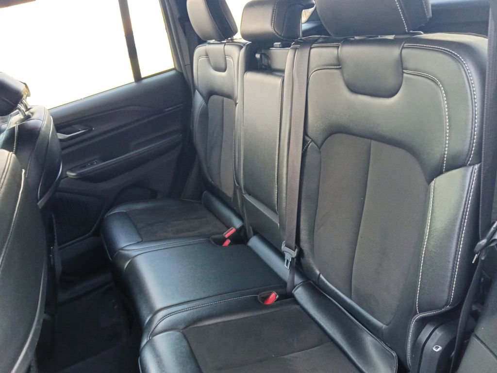 Used 2024 Jeep Grand Cherokee Altitude AWD/4WD image 22