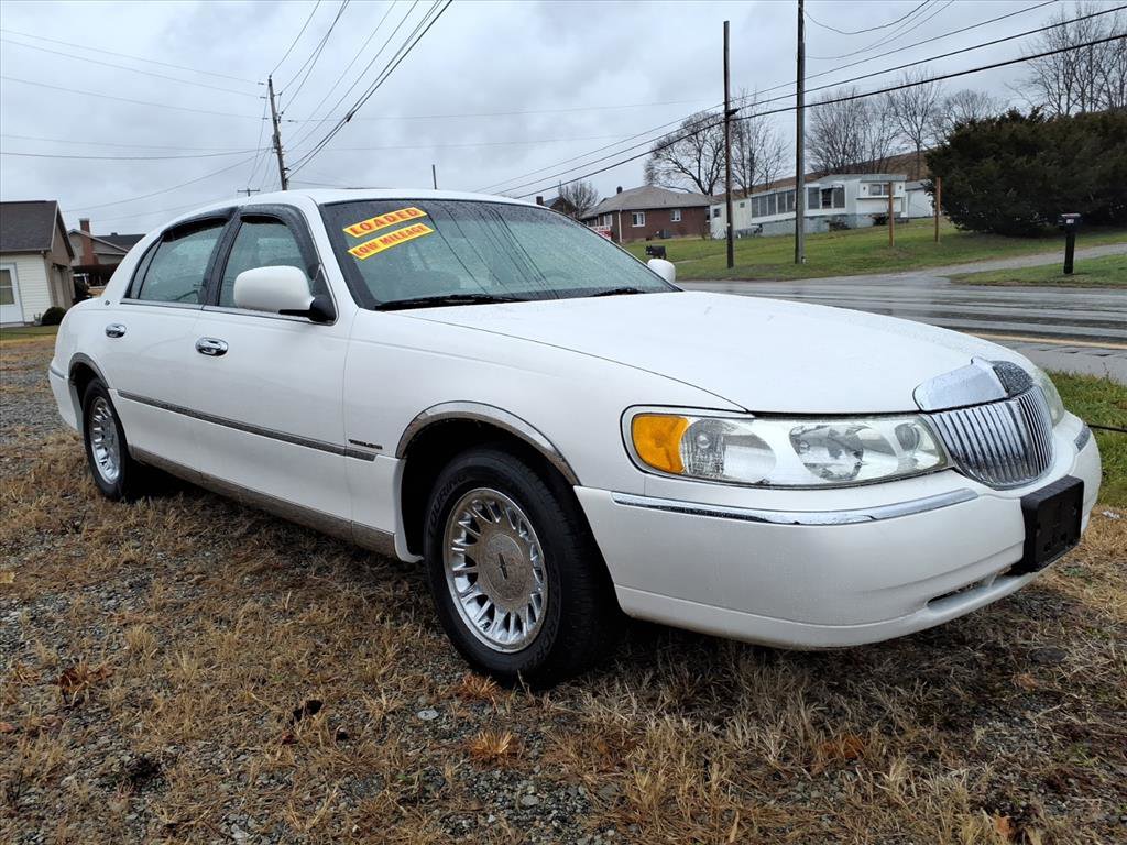 Used 2001 Lincoln Town Car Cartier