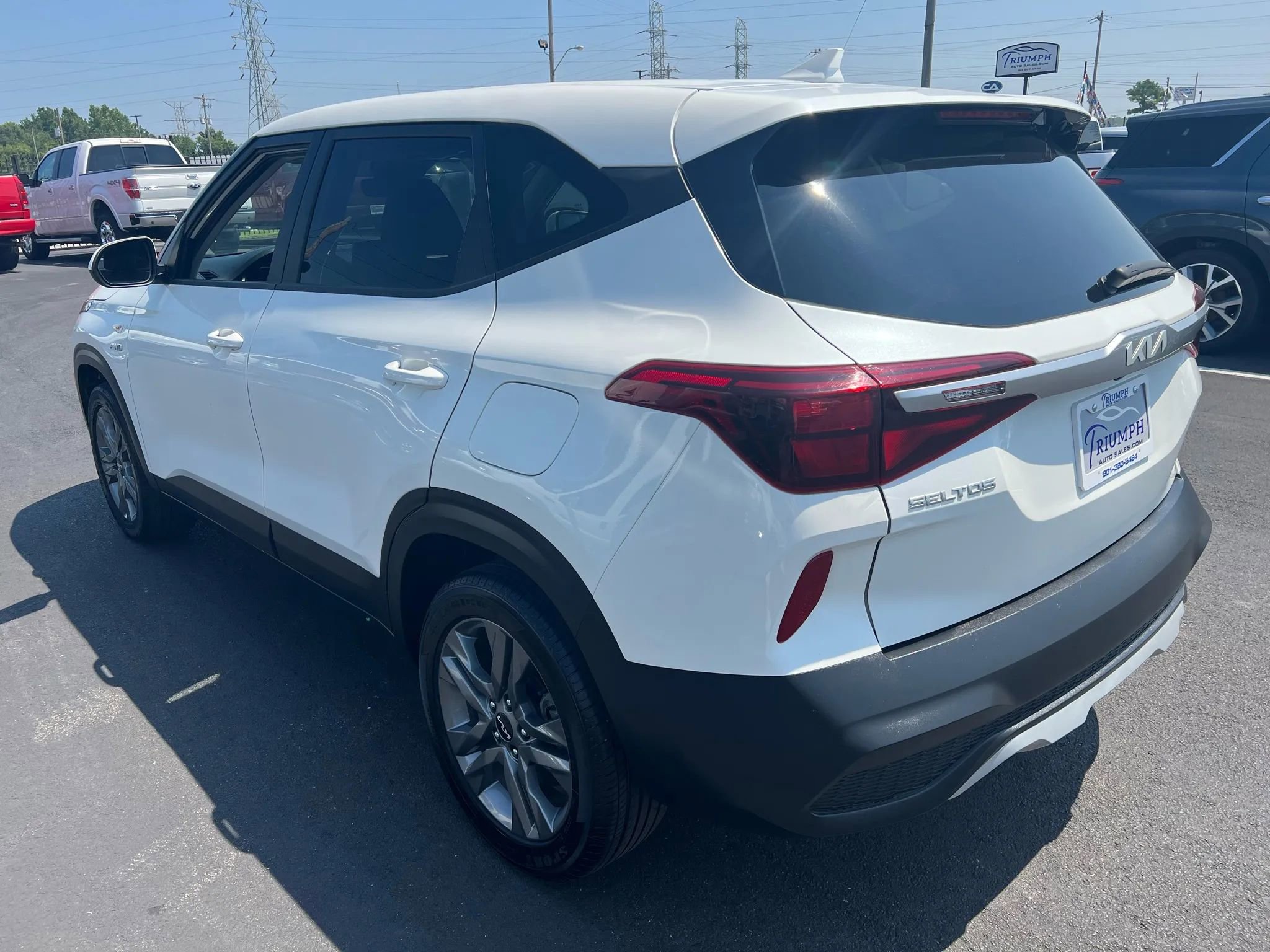Used 2022 Kia Seltos LX AWD/4WD image 4