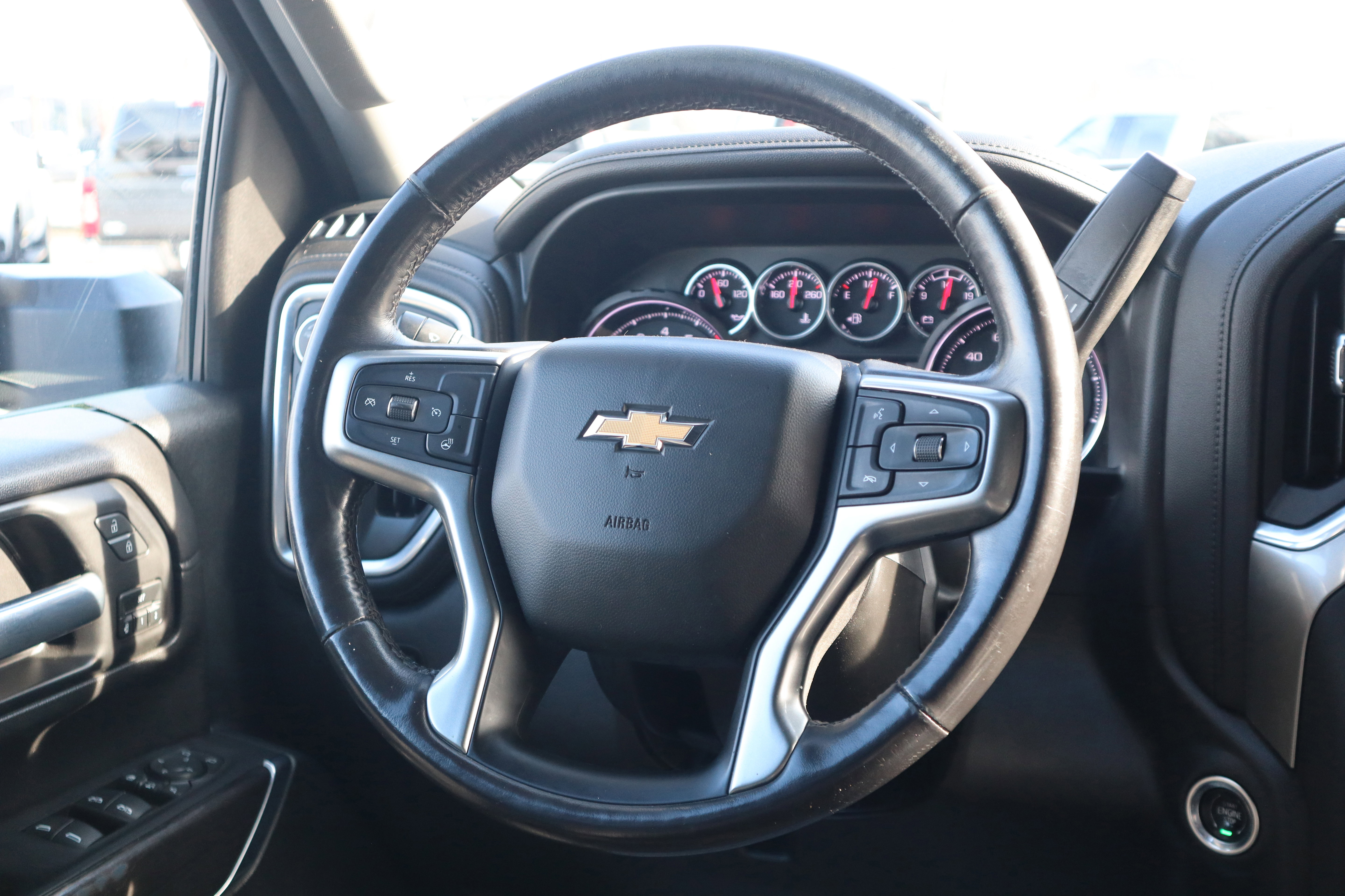 Used 2021 Chevrolet Silverado 2500 LTZ w/ LTZ Convenience Package image 16