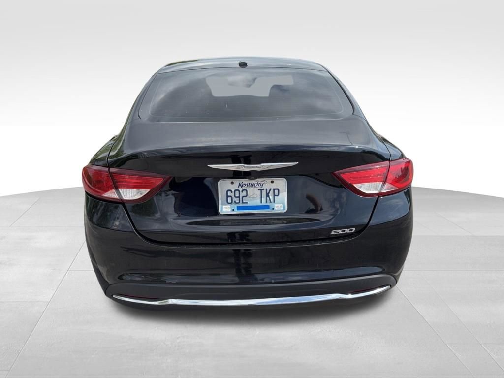 Used 2015 Chrysler 200 Limited w/ Convenience Group image 4