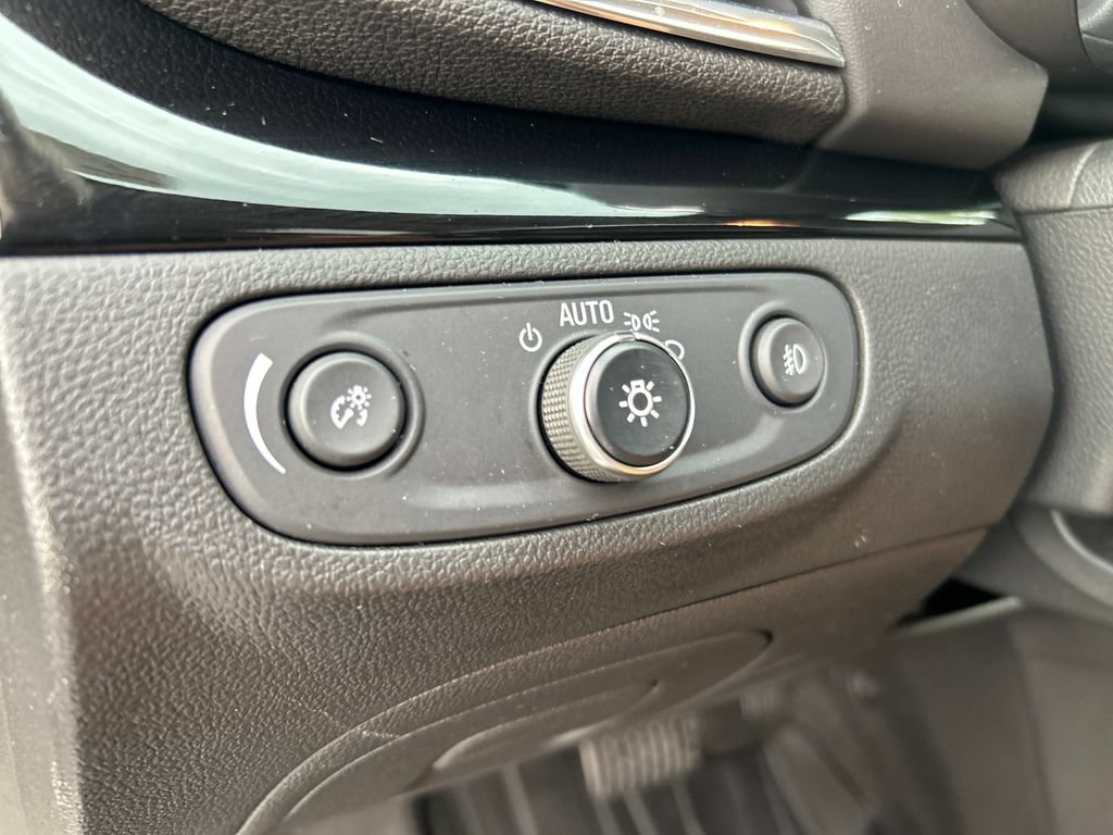 Used 2020 Buick Encore Essence w/ Experience Buick Package AWD/4WD image 22
