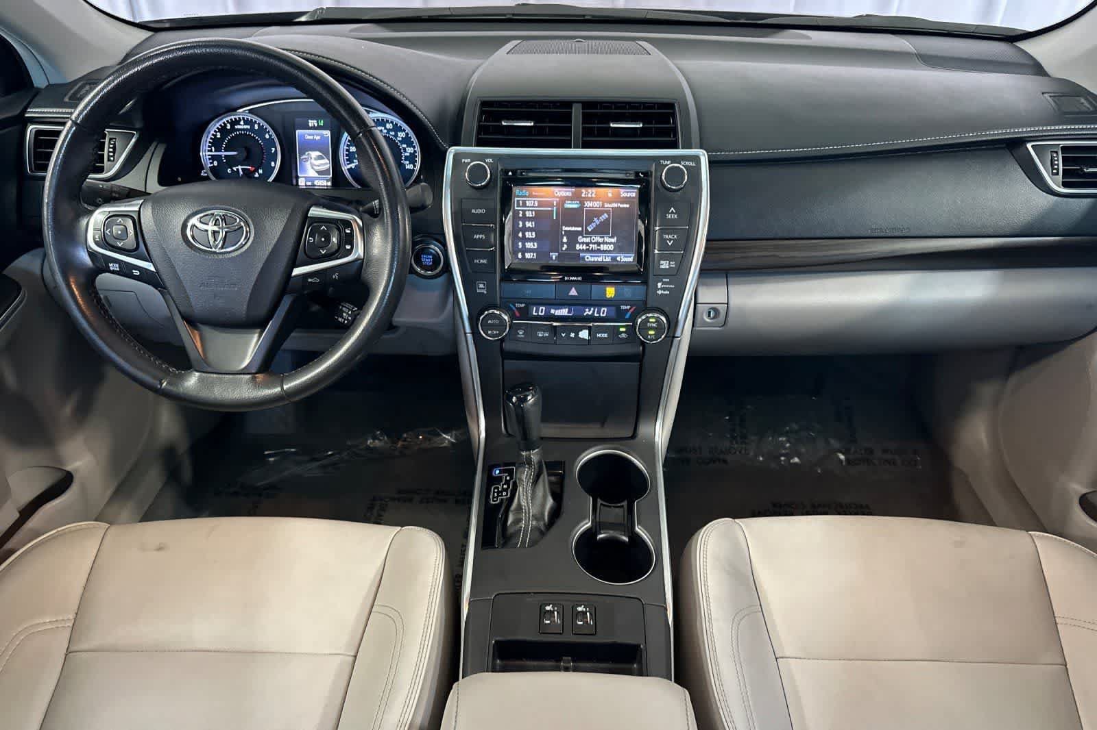 Used 2017 Toyota Camry XLE FWD image 4