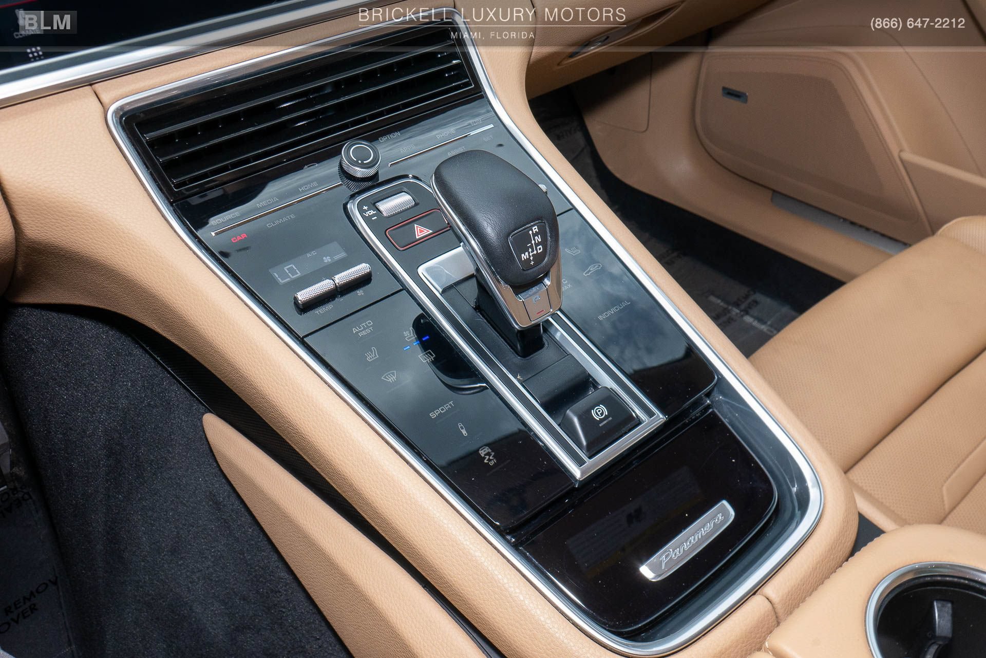 Used 2019 Porsche Panamera RWD image 34