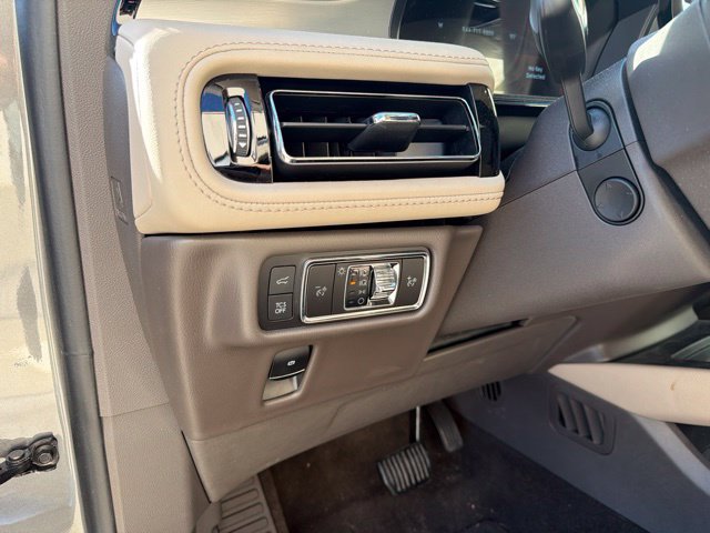 Certified 2023 Lincoln Nautilus FWD w/ Premium Package image 20