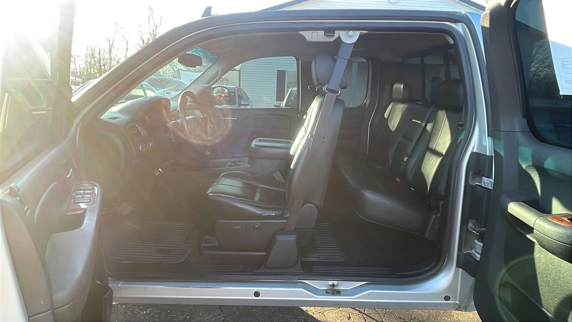 Used 2007 Chevrolet Silverado 1500 LTZ w/ Safety Package AWD/4WD image 18